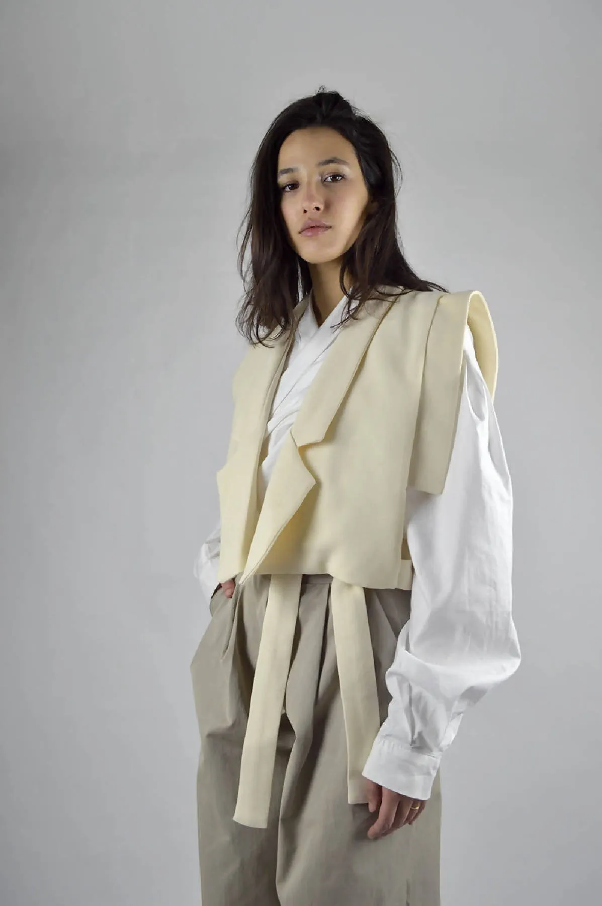 Dolma Short Vest