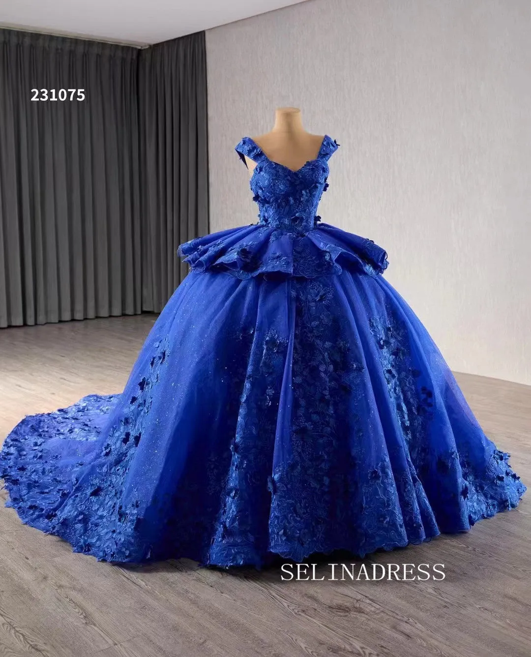 Luxury Red Straps Lace Appliques Ball Gowns Long Formal Dresses Evening Dress 231075